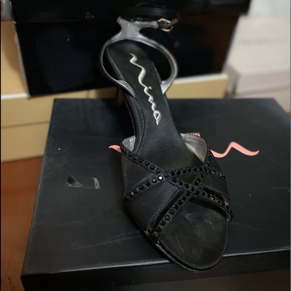 Brand: Mia Black dress shoes 8 1/2 - Picture 2 of 3